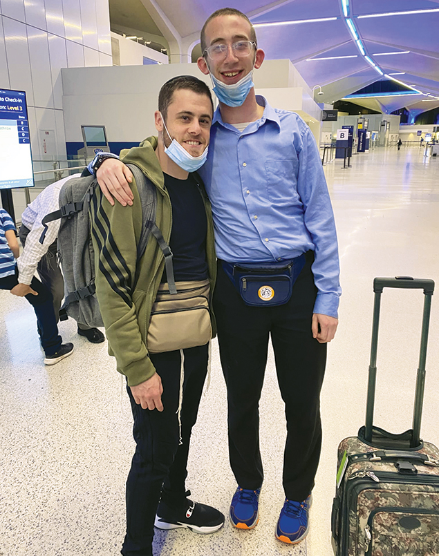 CS10-SINAI-Alumni-off-to-gap-year-in-Israel-program