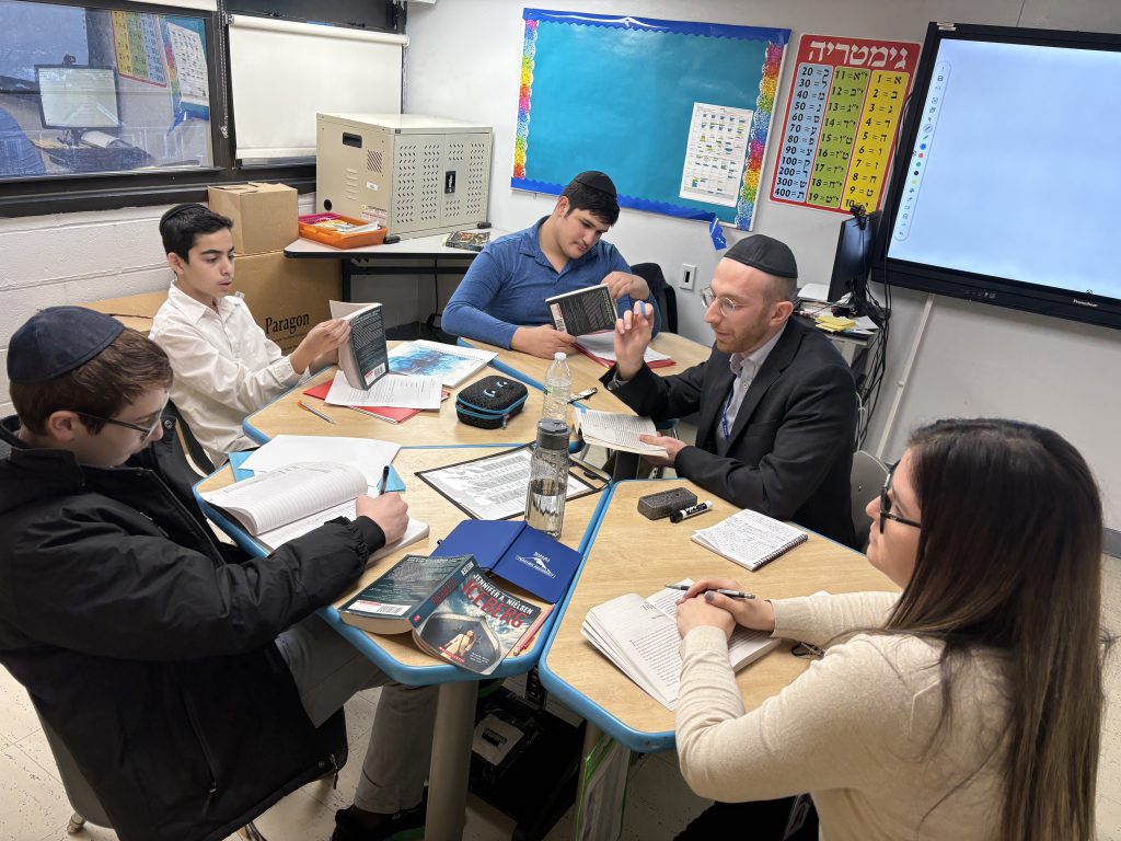 SINAI Resident Teacher in the classroom